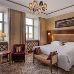 Grand Vilnius, Curio Collection By Hilton Szálloda 5*