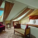Grand Vilnius, Curio Collection By Hilton