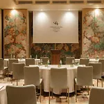Отель Grand Vilnius, Curio Collection By Hilton Вильнюс