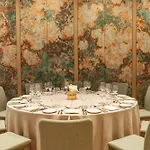 Отель Grand Vilnius, Curio Collection By Hilton