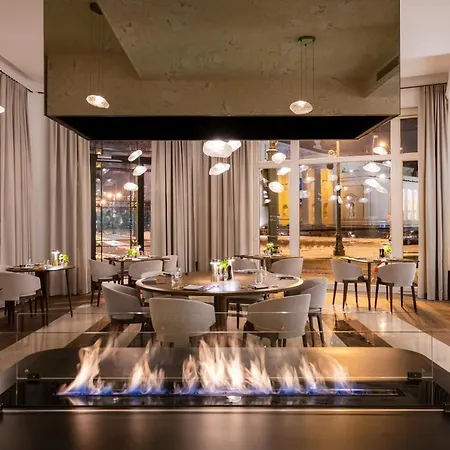 Hotel Grand Vilnius, Curio Collection By Hilton