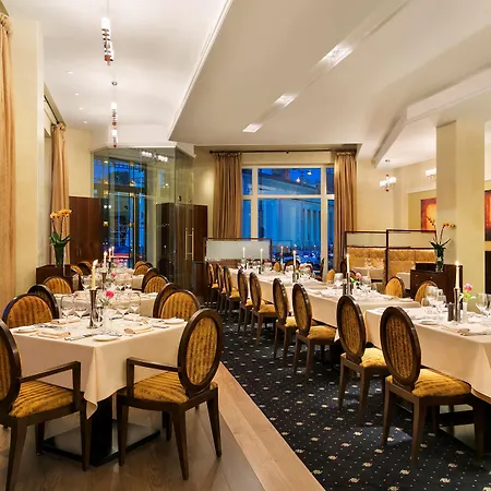 Grand Vilnius, Curio Collection By Hilton Hotel VNO
