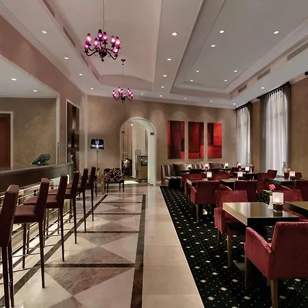 Grand Vilnius, Curio Collection By Hilton 호텔 빌뉴스