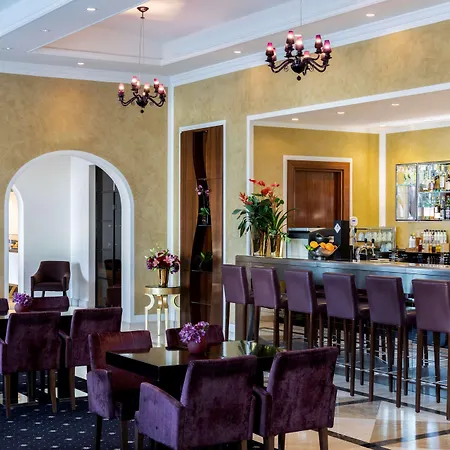 Hotel Grand Vilnius, Curio Collection By Hilton