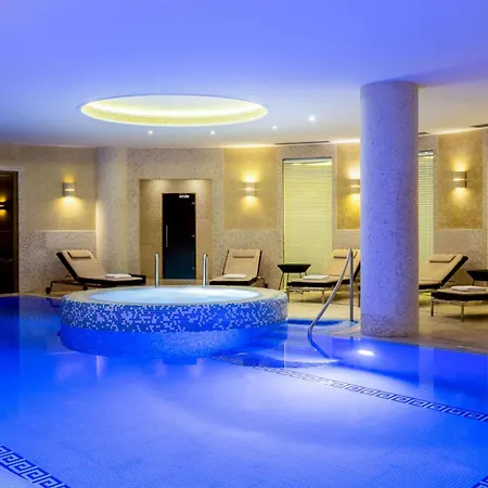 Hotel Grand Vilnius, Curio Collection By Hilton 5*