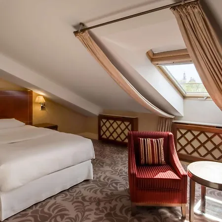 Hotel Grand Vilnius, Curio Collection By Hilton