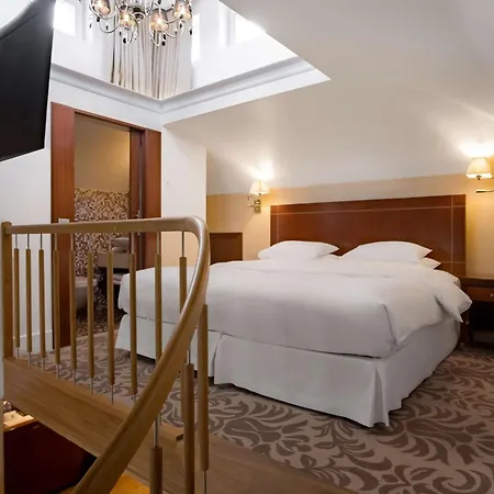 Grand Vilnius, Curio Collection By Hilton Hotel 5*