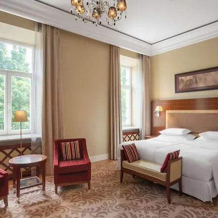 Szálloda Grand Vilnius, Curio Collection By Hilton 5*