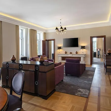 Grand Vilnius, Curio Collection By Hilton 5* VNO