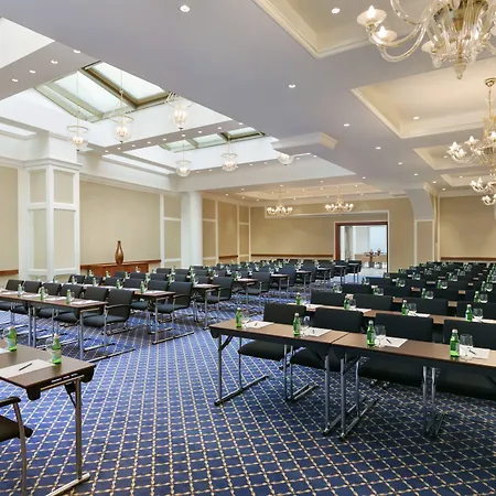 Hotel Grand Vilnius, Curio Collection By Hilton