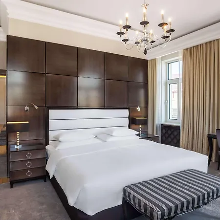 Hotel Grand Vilnius, Curio Collection By Hilton