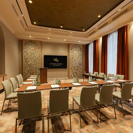 호텔 Grand Vilnius, Curio Collection By Hilton 5*
