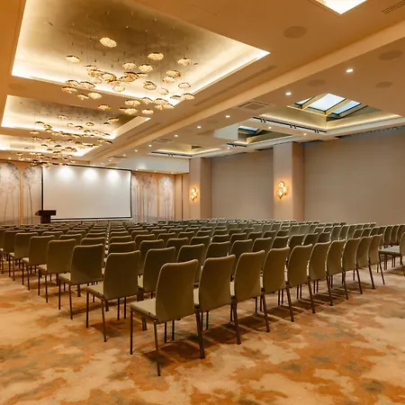 Grand Vilnius, Curio Collection By Hilton 5* Vilnius