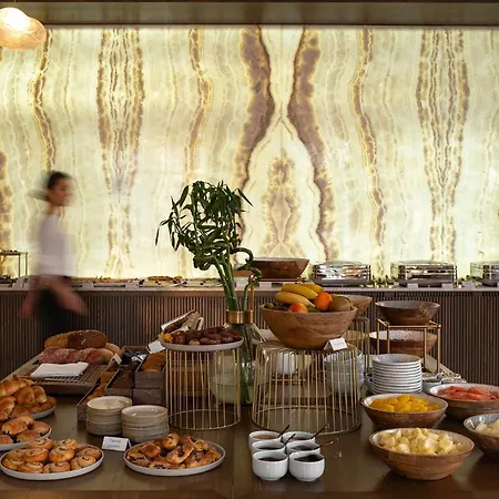 Grand Vilnius, Curio Collection By Hilton 5* 빌뉴스