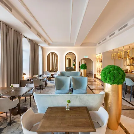 Grand Vilnius, Curio Collection By Hilton 5* Vilnius