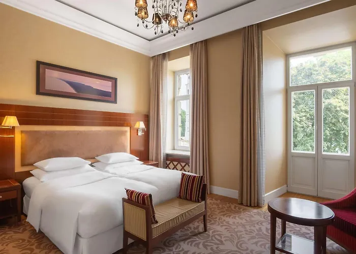 Grand Vilnius, Curio Collection By Hilton Hotell Vilnius