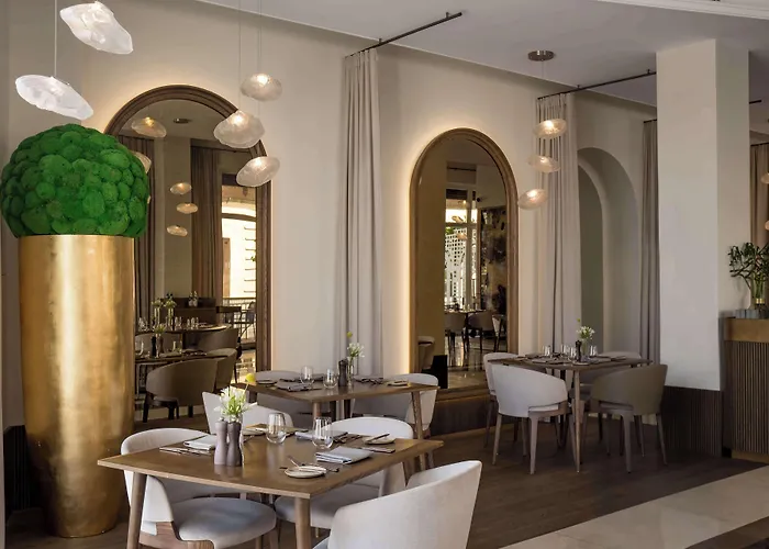 Grand Vilnius, Curio Collection By Hilton 酒店