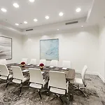 Hotel Grand Vilnius, Curio Collection By Hilton