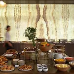 Grand Vilnius, Curio Collection By Hilton 5* Vilnius
