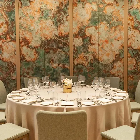 Hotel Grand Vilnius, Curio Collection By Hilton