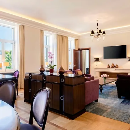 Grand Vilnius, Curio Collection By Hilton 5*