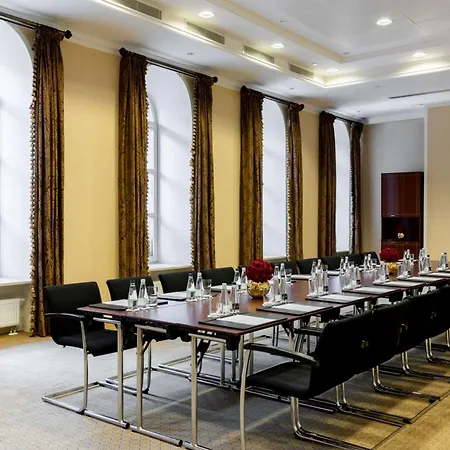 Grand Vilnius, Curio Collection By Hilton 酒店